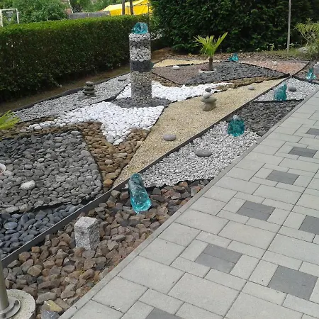 Sarokhaz 民宿 *